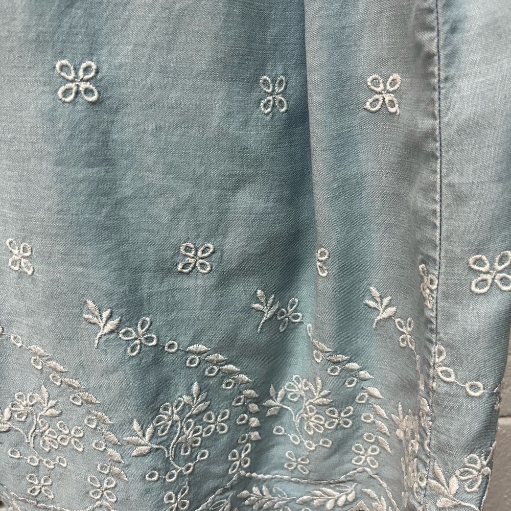 LOFT Light Blue Embroidered Blouse. Small - Picture 2 of 6